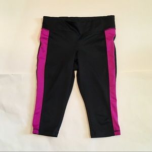 Old Navy Active Capri Leggings Purple Black S 6 /7
